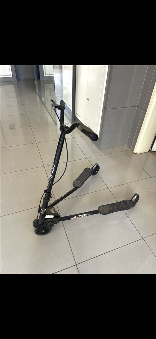 תמונה 1 ,קורקינט  למכירה בחולון קורקינטים  קורקינט