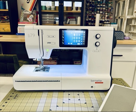 תמונה 1 ,מכונת רקמה ממוחשבת Bernina Ber למכירה בתל אביב מוצרי חשמל  מכונת תפירה