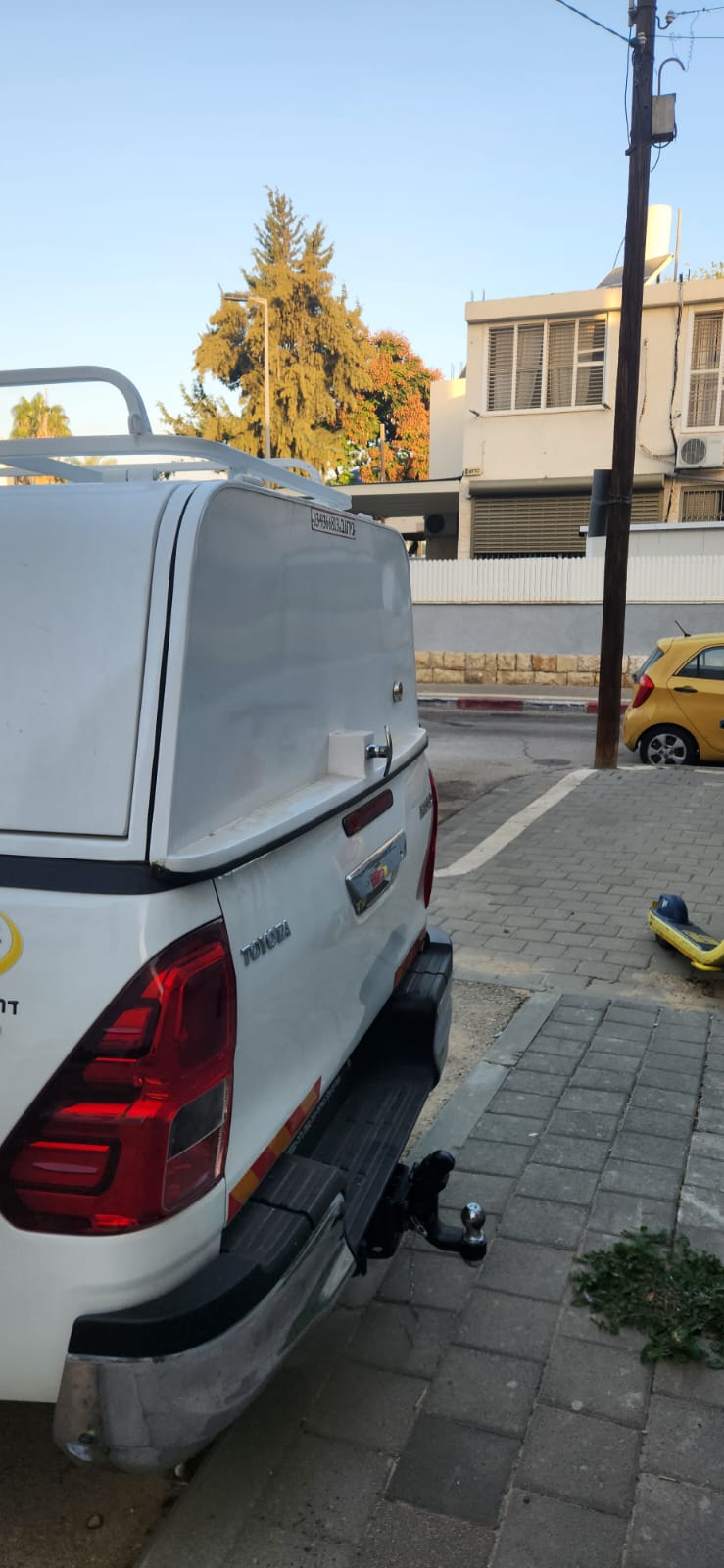 תמונה 3 ,ארגז סגור לטויוטה היילקס אביזרים 4x4 קישוטים ותוספות