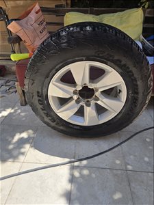 אביזרים 4x4 צמיגים וג`אנטים גאנט מקורי  לאנדקרוזר שנת 2022 