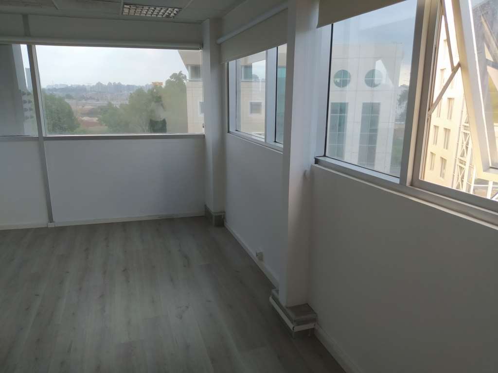125 מר להשכרה בתל אביב יפו הברזל 3 ** 2/3 מחיר **