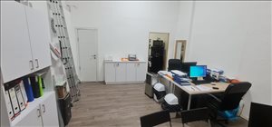 35 מ