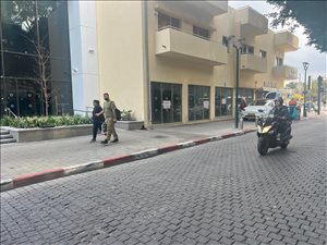 חנויות השכרה בהרצליה שדרות חן 