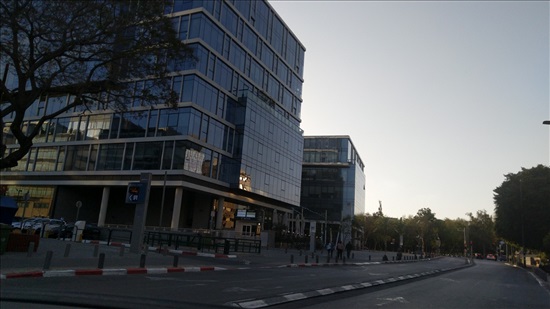 תמונה 3 ,חנויות להשכרה, ראול ולנברג קומת קרקע חזיתי 44 מר רמת החייל תל אביב יפו