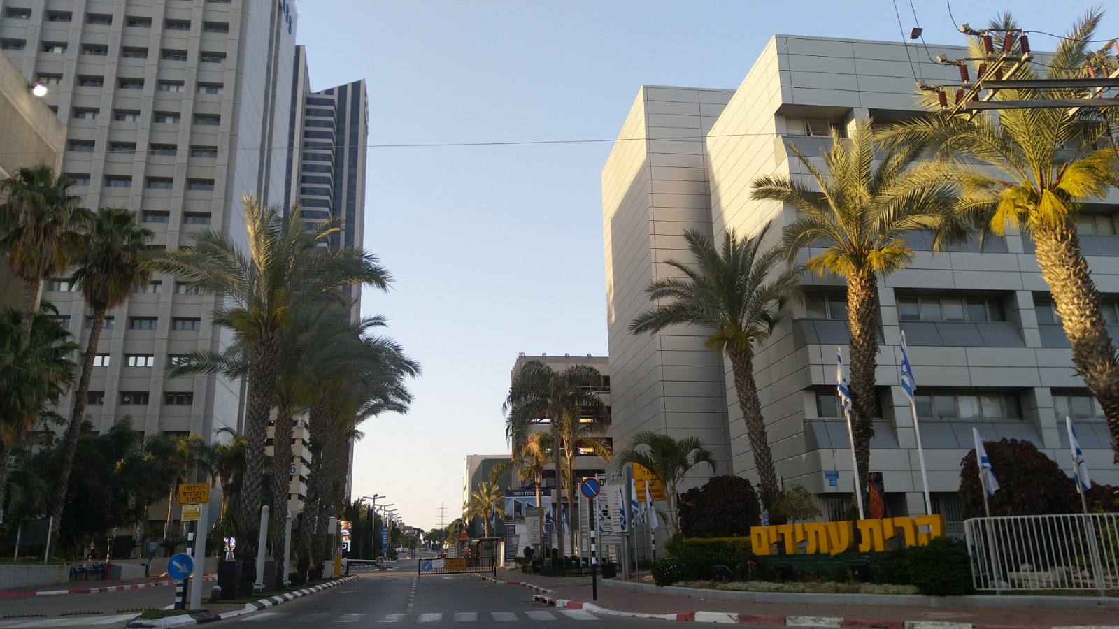 תמונה 4, חנויות להשכרה, ראול ולנברג קומת קרקע חזיתי 44 מר רמת החייל תל אביב יפו