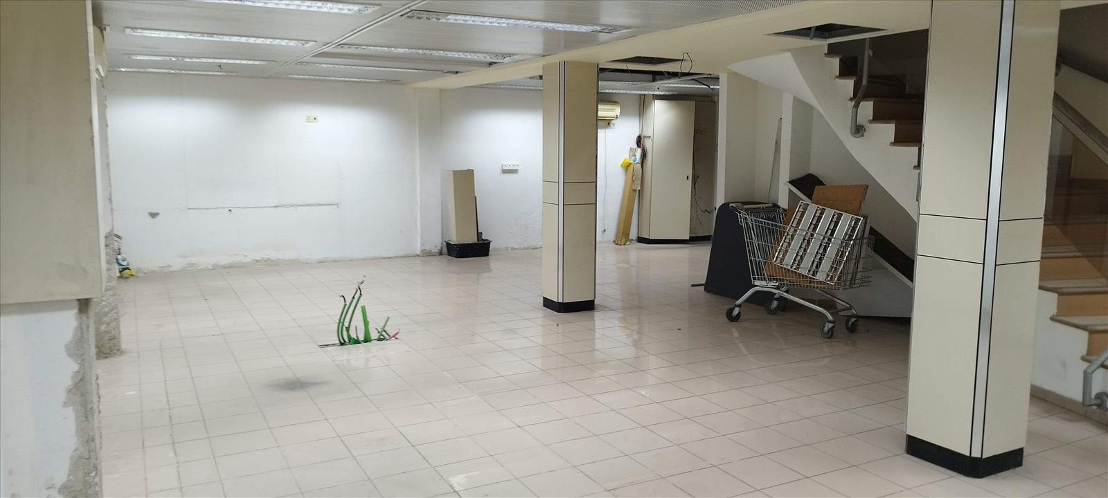 תמונה 4, אולמות תעשייה להשכרה, מבנה משובח כ250 מר ,קרקע ,במחיר ידידותי התעשייה...