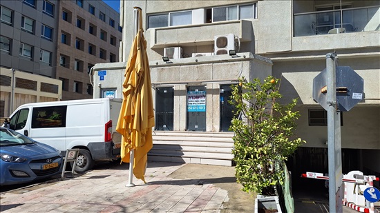 תמונה 2 ,חנויות להשכרה, הברזל חנות 130 מר חזית לרחוב מתאים לכל מטרה רמת החייל תל אביב יפו