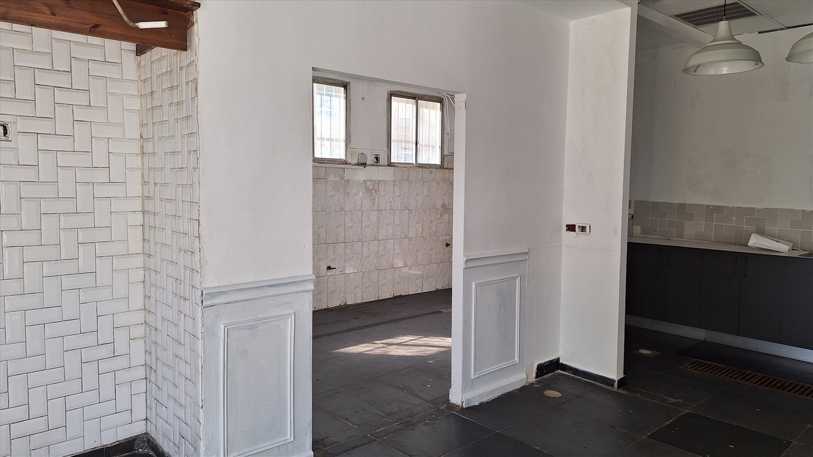 תמונה 4, חנויות להשכרה, הברזל חנות 130 מר חזית לרחוב מתאים לכל מטרה רמת החייל ת...