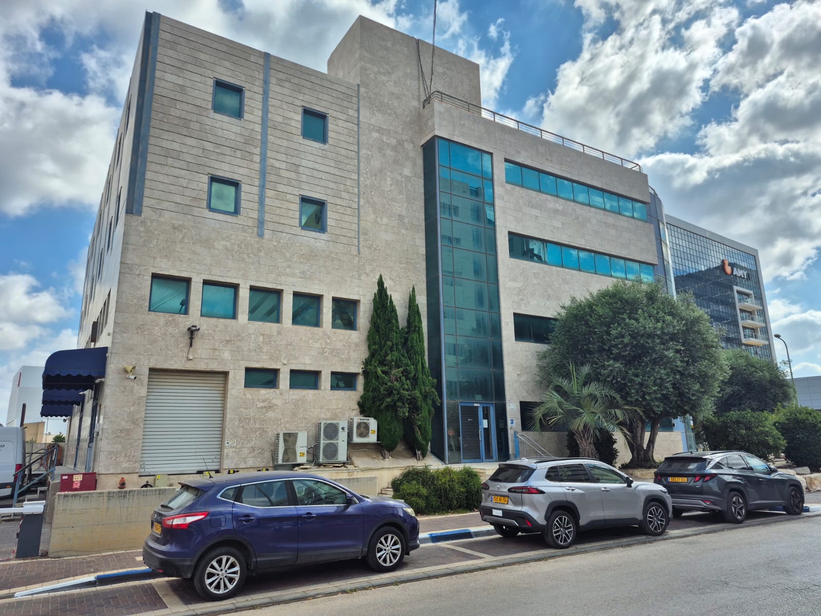 תמונה 2, קליניקות להשכרה, הנגר אזור תעשיה נווה נאמן הוד השרון
