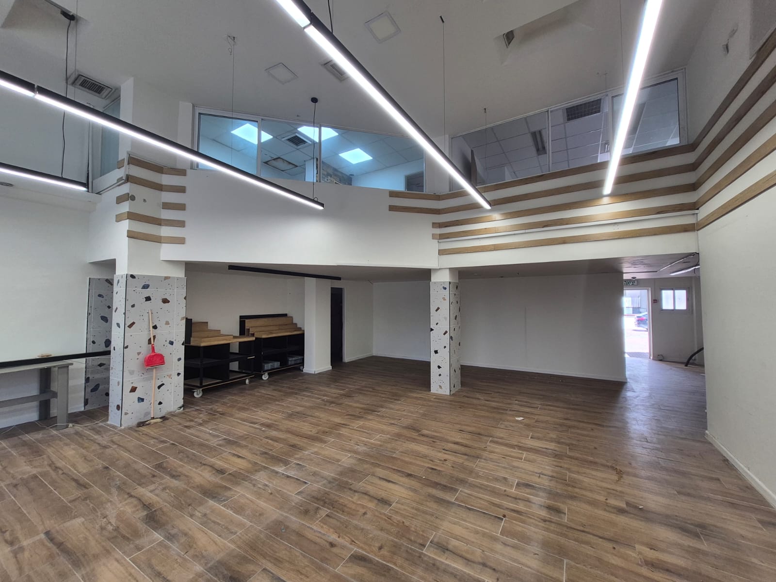 תמונה 3, חנויות למכירה, דרך רמתיים רמתיים הוד השרון