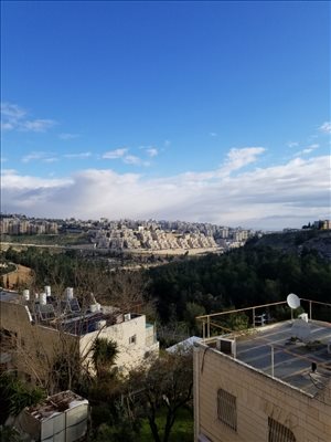 דירה לשותפים 7 חדרים בירושלים נתיב המזלות 