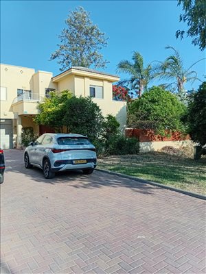 דו משפחתי, 6 חדרים, גלגל המזלות, הוד השרון  