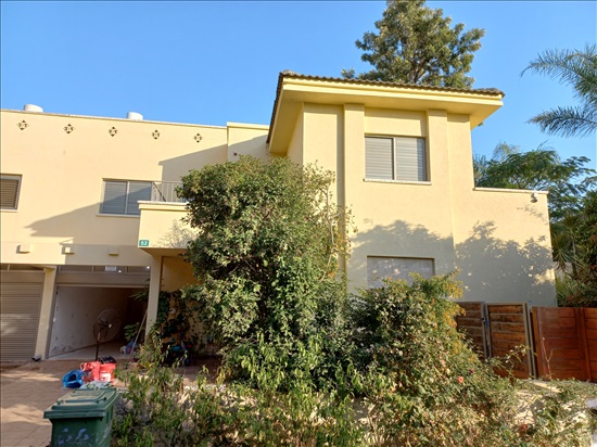 תמונה 1 ,דו משפחתי 6 חדרים להשכרה בהוד השרון, גלגל המזלות, וילות