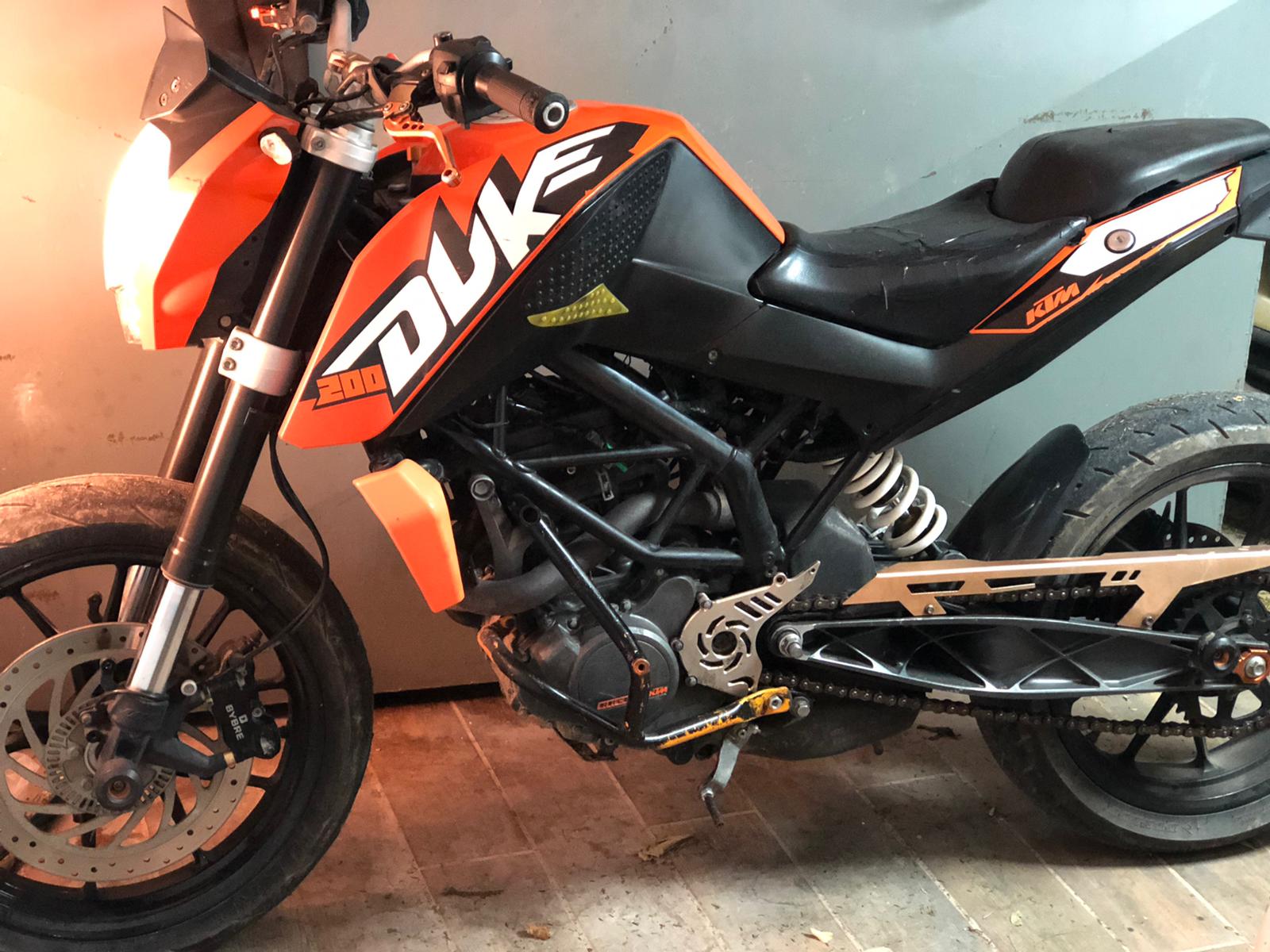 תמונה 2 ,ק.ט.מ / KTM דיוק 200 יד 9   2014 30000 ק"מ