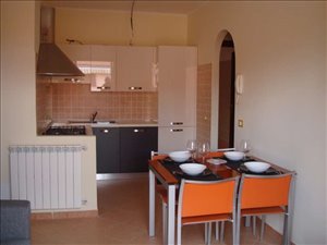 דירת גן להשכרה 3 חדרים ב Lazio 
