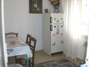 דירה להשכרה 4 חדרים ב Sitia 