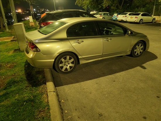 תמונה 2, הונדה סיוויק סדאן החדשה
 יד 2 2008 | 120000 קמ