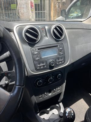 דאצ'יה
 סנדרו Stepway
 2017 יד 1 <br>      