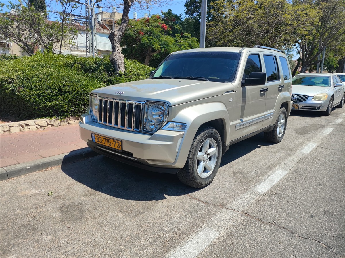 תמונה 1, גיפ / Jeep
 גיפ / Jeep
 יד 2 2010 | 200000 קמ