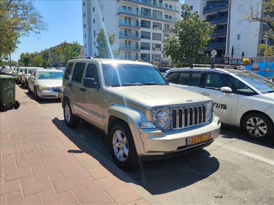 תמונה 4, גיפ / Jeep
 גיפ / Jeep
 יד 2 2010 | 200000 קמ