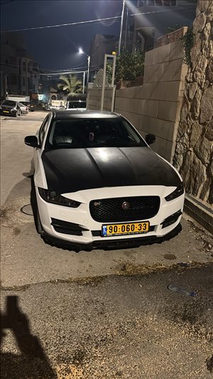 יגואר XE
 2016 יד 4 <br>      