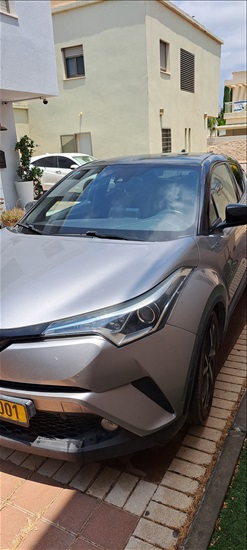 תמונה 4 ,טויוטה C-HR יד 1 2017 165640 ק"מ