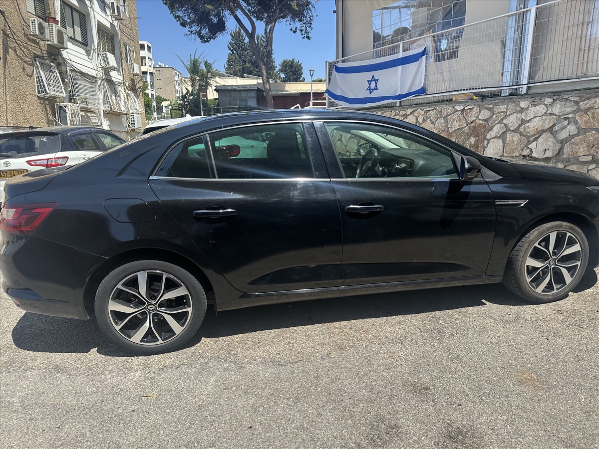 תמונה 1, רנו מגאן קופה / ספורט
 יד 1 2021 | 88 קמ