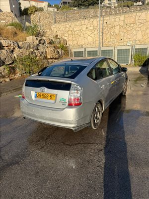 טויוטה פריוס C הייבריד 2007 יד  2 