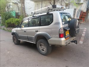 טויוטה לנד קרוזר LC 100
 2002 יד 8 <br>      