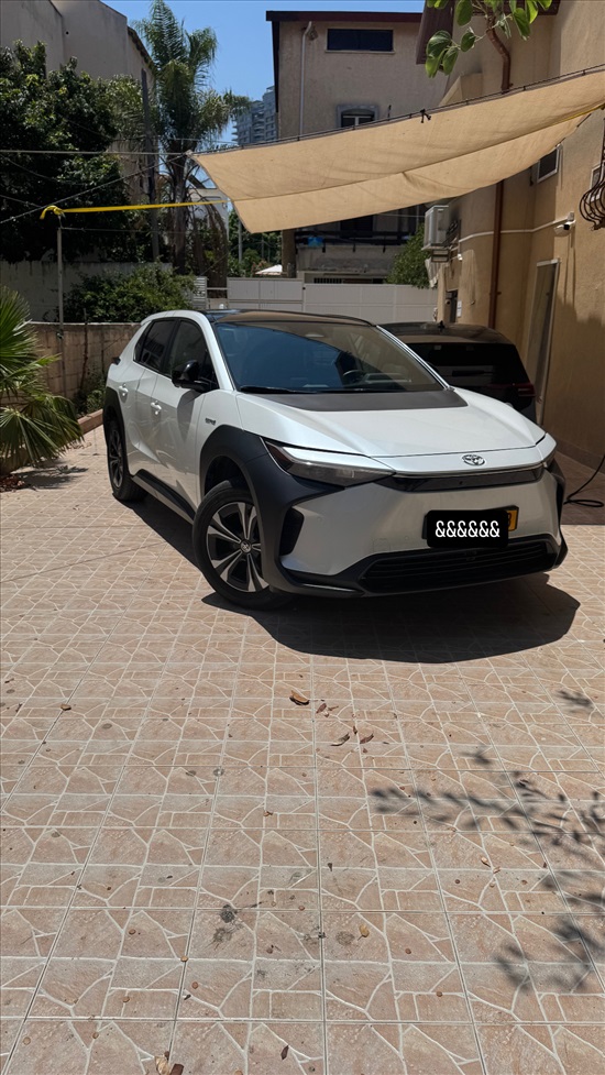 תמונה 2 ,טויוטה bZ4X יד 2 2024 10000 ק"מ