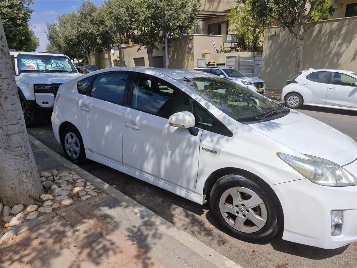 תמונה 1, טויוטה פריוס פלוס הייבריד יד 2 2010 | 386000 קמ