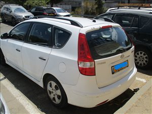 יונדאי i30 CW 2011 יד 4 <br>      
