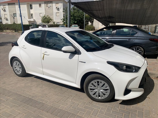 תמונה 2 ,טויוטה יאריס יד 2 2021 140000 ק"מ