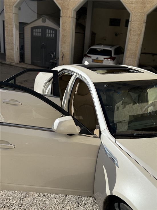 תמונה 4 ,קאדילק CTS יד 3 2010 127000 ק"מ