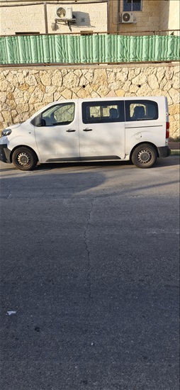תמונה 1 ,טויוטה פריוס יד 2 2020 217000 ק"מ