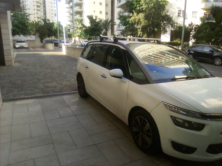 תמונה 1 ,סיטרואן C4 פיקאסו יד 3 2014 185000 ק"מ