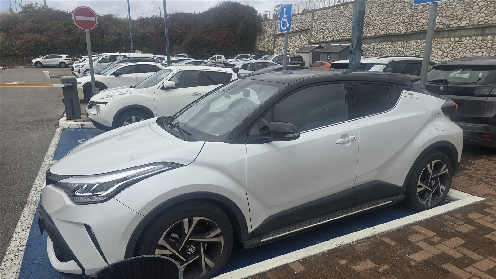 תמונה 4, טויוטה C-HR יד 2 2022 | 25000 קמ