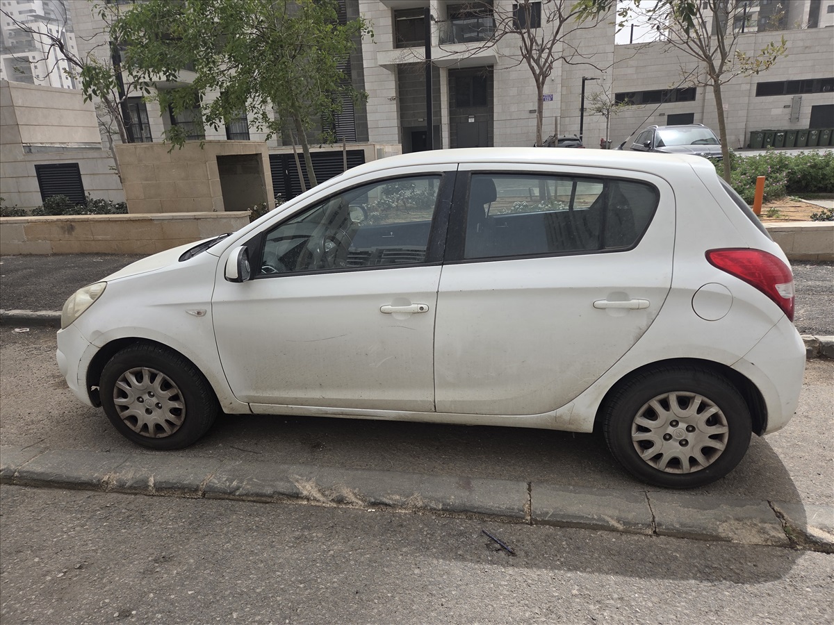 תמונה 1, יונדאי i20 יד 6 2011 | 261000 קמ