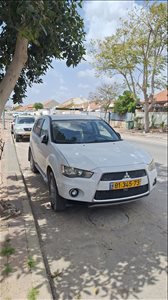מיצובישי אאוטלנדר 2010 יד 2 <br>      
