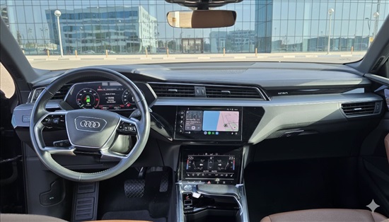 תמונה 2 ,אאודי E-tron יד 2 2019 130000 ק"מ