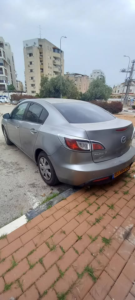 תמונה 6 ,מאזדה 3 יד 2 2010 280000 ק"מ
