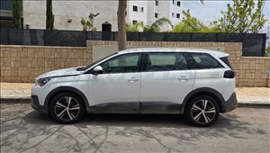 פיג'ו
 5008 2020 יד2 