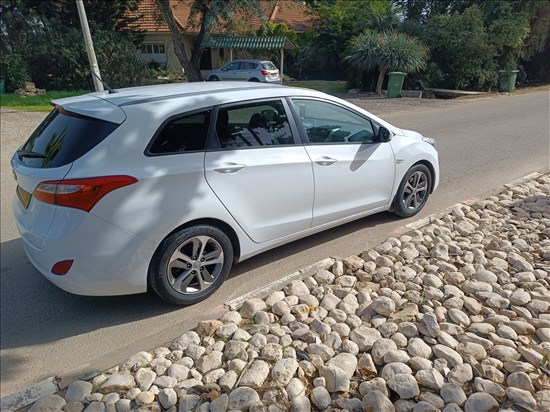 תמונה 2 ,יונדאי i30 CW יד 2 2016 177230 ק"מ