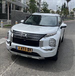 מיצובישי אאוטלנדר 2023 יד2 