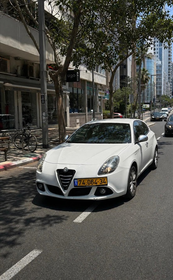 תמונה 1 ,אלפא רומיאו ג`ולייטה יד 2 2016 194100 ק"מ