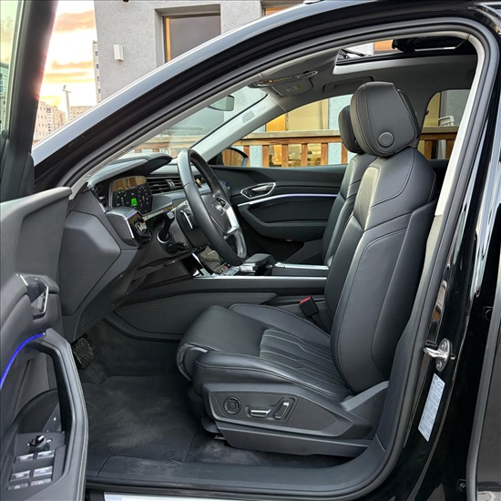 תמונה 2 ,אאודי Q8 E-tron יד 1 2024 62800 ק"מ