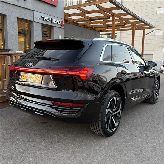 תמונה 1 ,אאודי Q8 E-tron יד 1 2024 62800 ק"מ