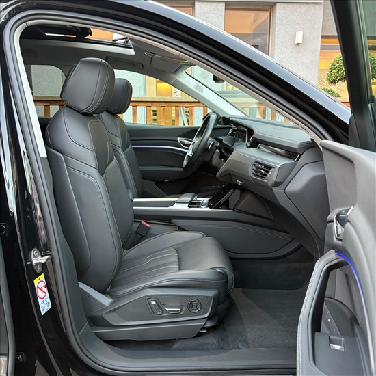 תמונה 8 ,אאודי Q8 E-tron יד 1 2024 62800 ק"מ