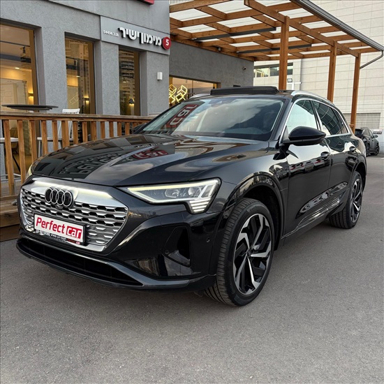 תמונה 12 ,אאודי Q8 E-tron יד 1 2024 62800 ק"מ