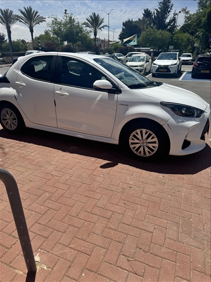 תמונה 3 ,טויוטה יאריס יד 2 2021 119000 ק"מ